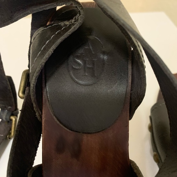 Vintage 2009/2010  ASH wooden strap up heel platforms - Picture 2 of 6